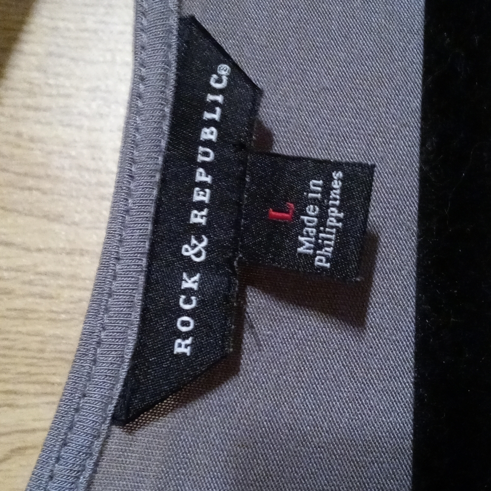 "Rock & Republic" brand. Long sleeve cut out top. Size L. - Picture 5 of 5